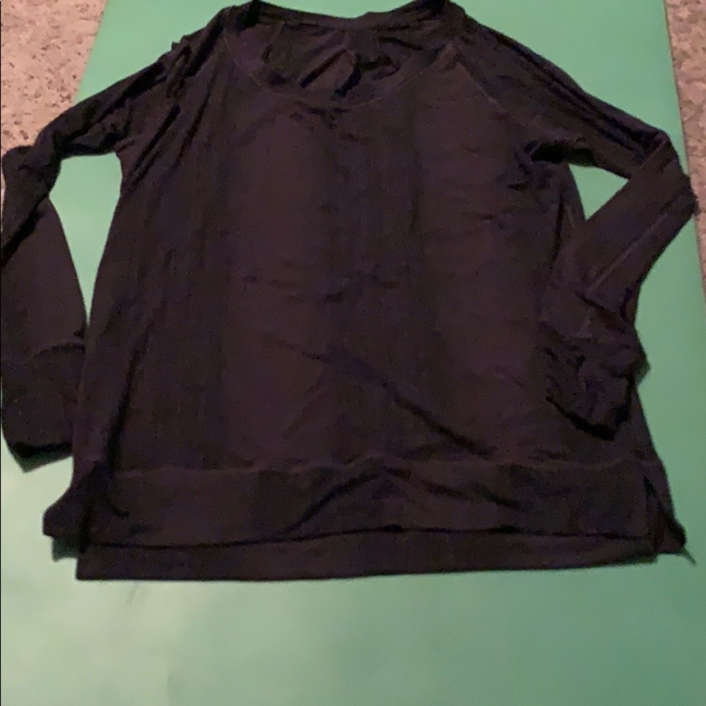 Lululemon Cute black long sleeve t- shirt!!